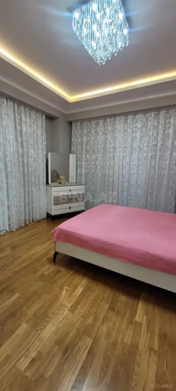 Kirayə verilir 2 otaqlı mənzil 80 m²