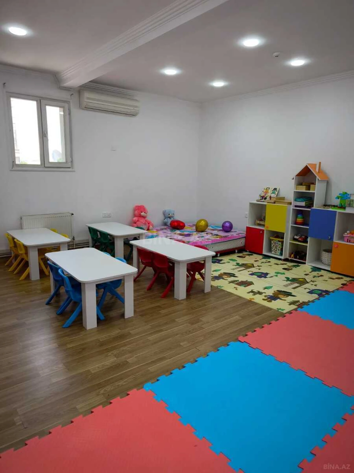 Kirayə verilir 8 otaqlı ofis 250 m²