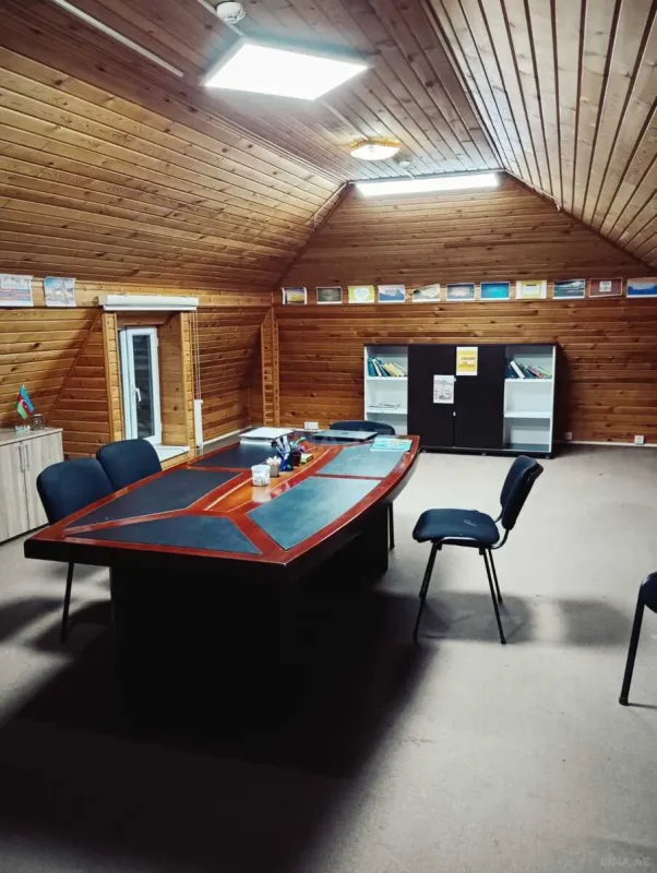 Kirayə verilir 8 otaqlı ofis 250 m²