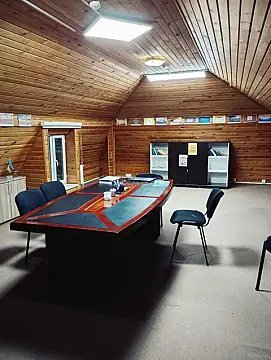 Kirayə verilir 8 otaqlı ofis 250 m²