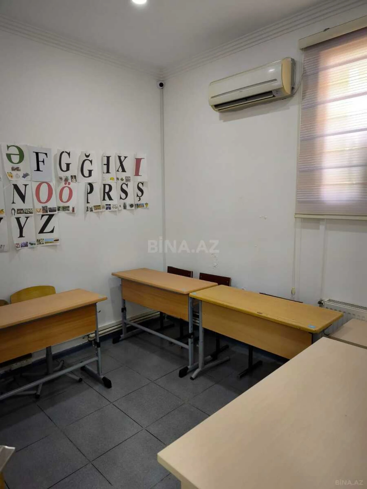 Kirayə verilir 8 otaqlı ofis 250 m²
