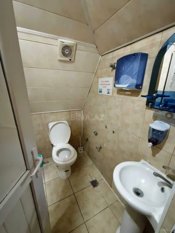 Kirayə verilir 8 otaqlı ofis 250 m²