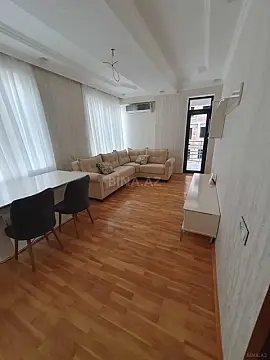 Kirayə verilir 2 otaqlı mənzil 80 m²