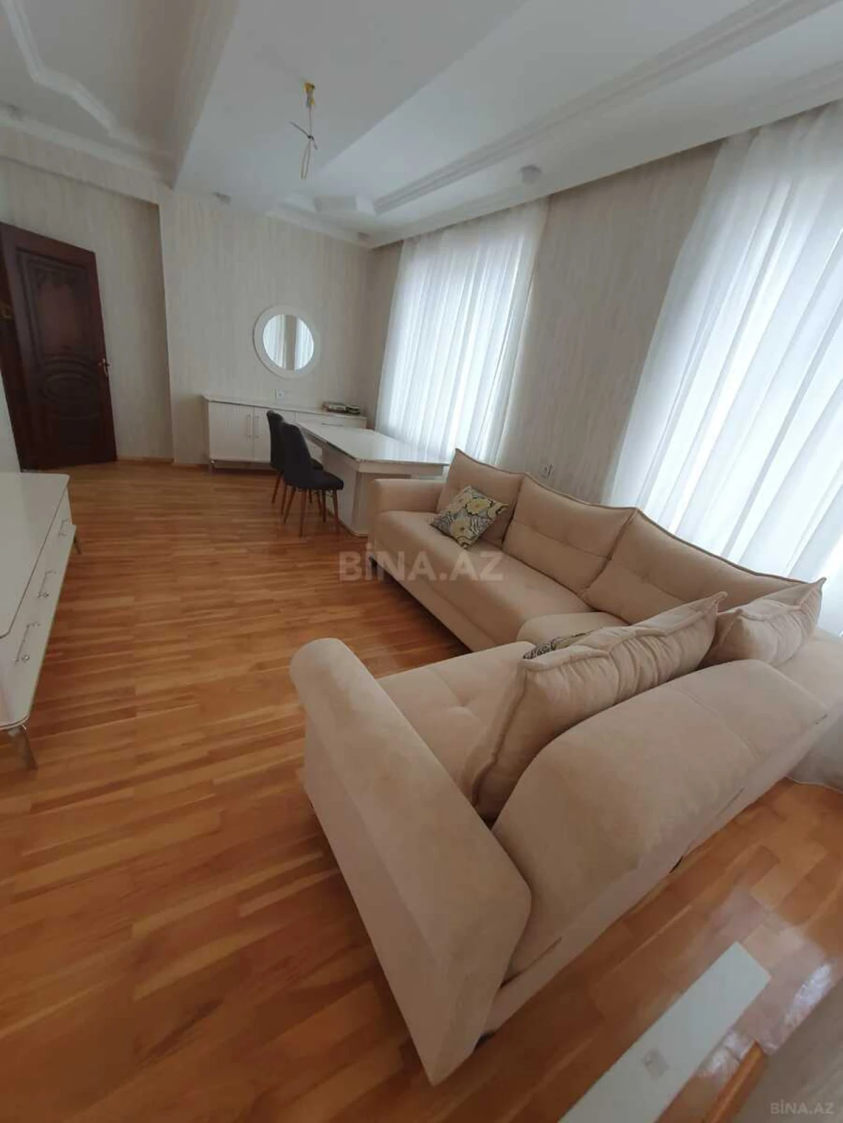 Kirayə verilir 2 otaqlı mənzil 80 m²