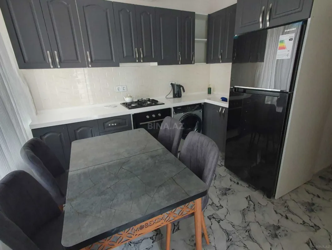 Kirayə verilir 2 otaqlı mənzil 80 m²