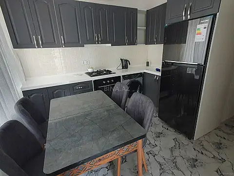 Kirayə verilir 2 otaqlı mənzil 80 m²