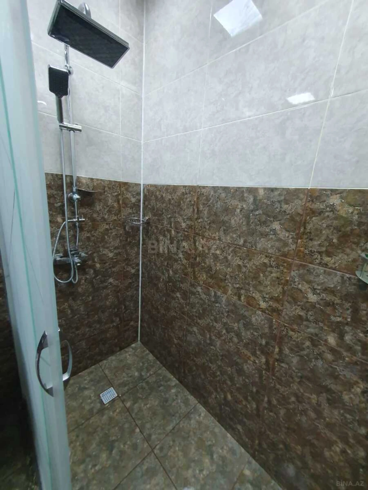 Kirayə verilir 2 otaqlı mənzil 80 m²