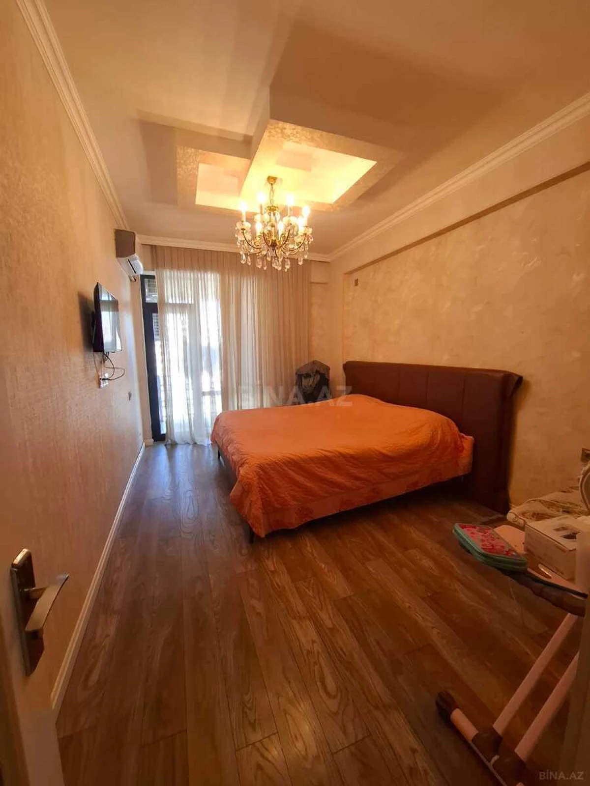 Satılır 4 otaqlı mənzil 154 m²