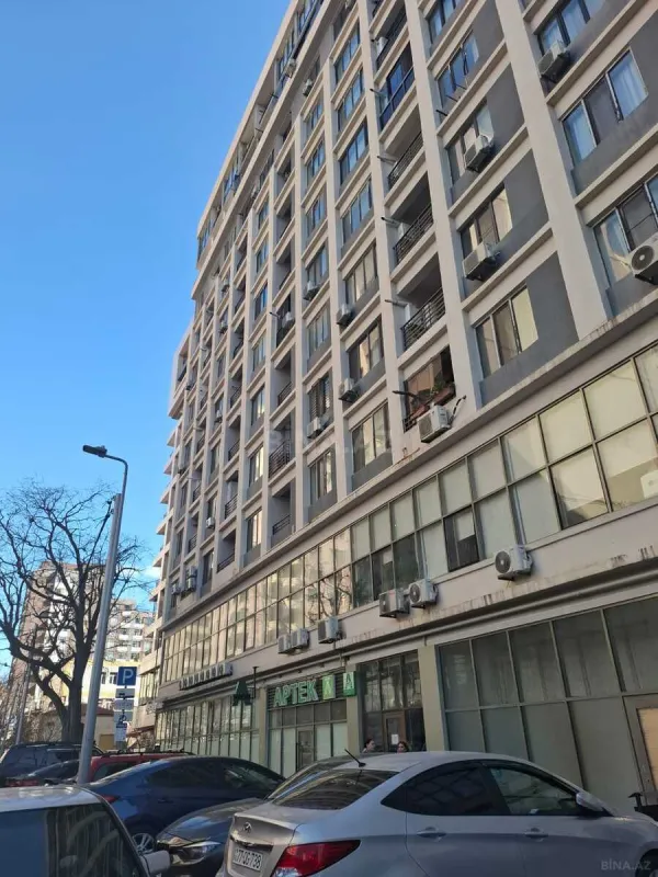 Satılır 4 otaqlı mənzil 154 m²
