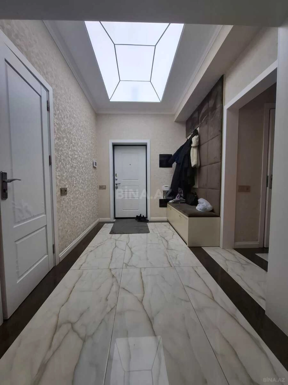 Satılır 4 otaqlı mənzil 154 m²