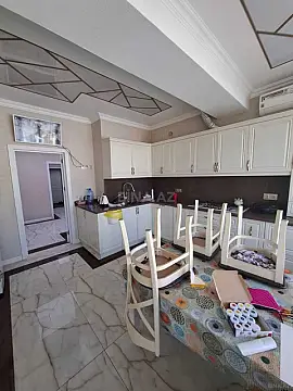 Satılır 4 otaqlı mənzil 154 m²
