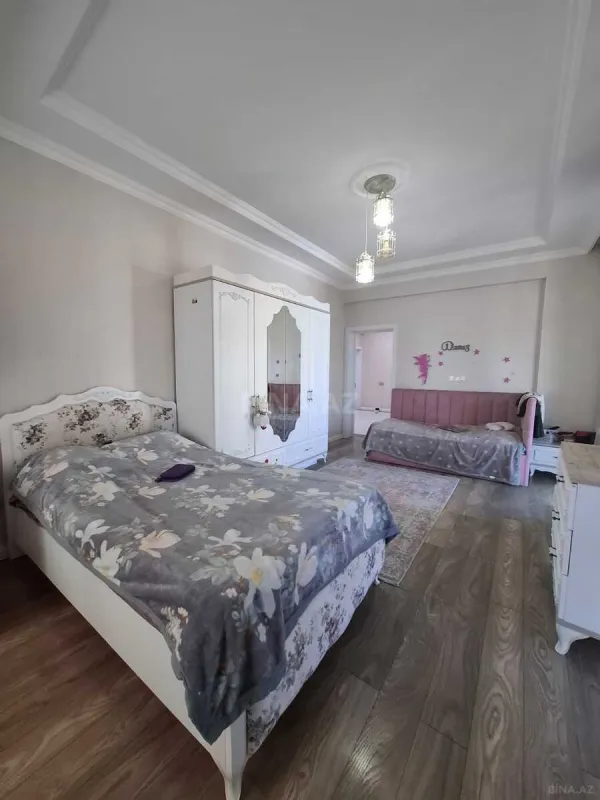 Satılır 4 otaqlı mənzil 154 m²