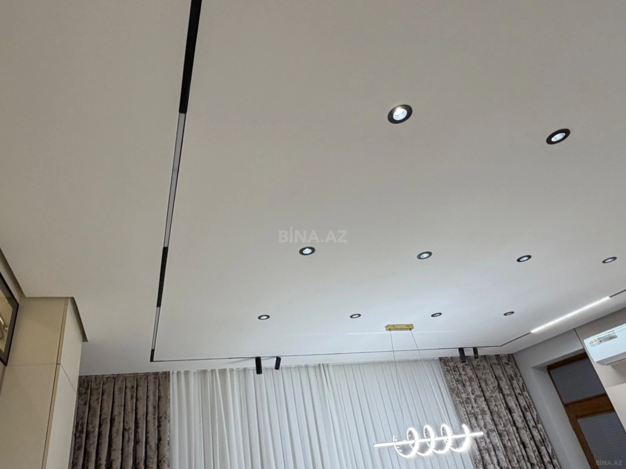 Kirayə verilir 3 otaqlı mənzil 115 m²