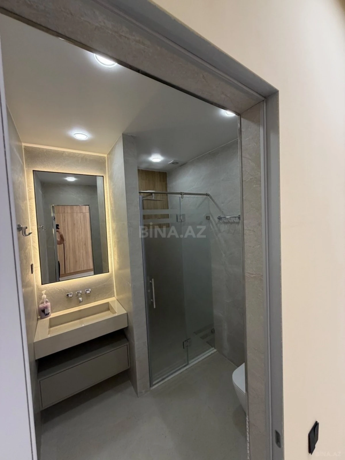 Kirayə verilir 3 otaqlı mənzil 115 m²