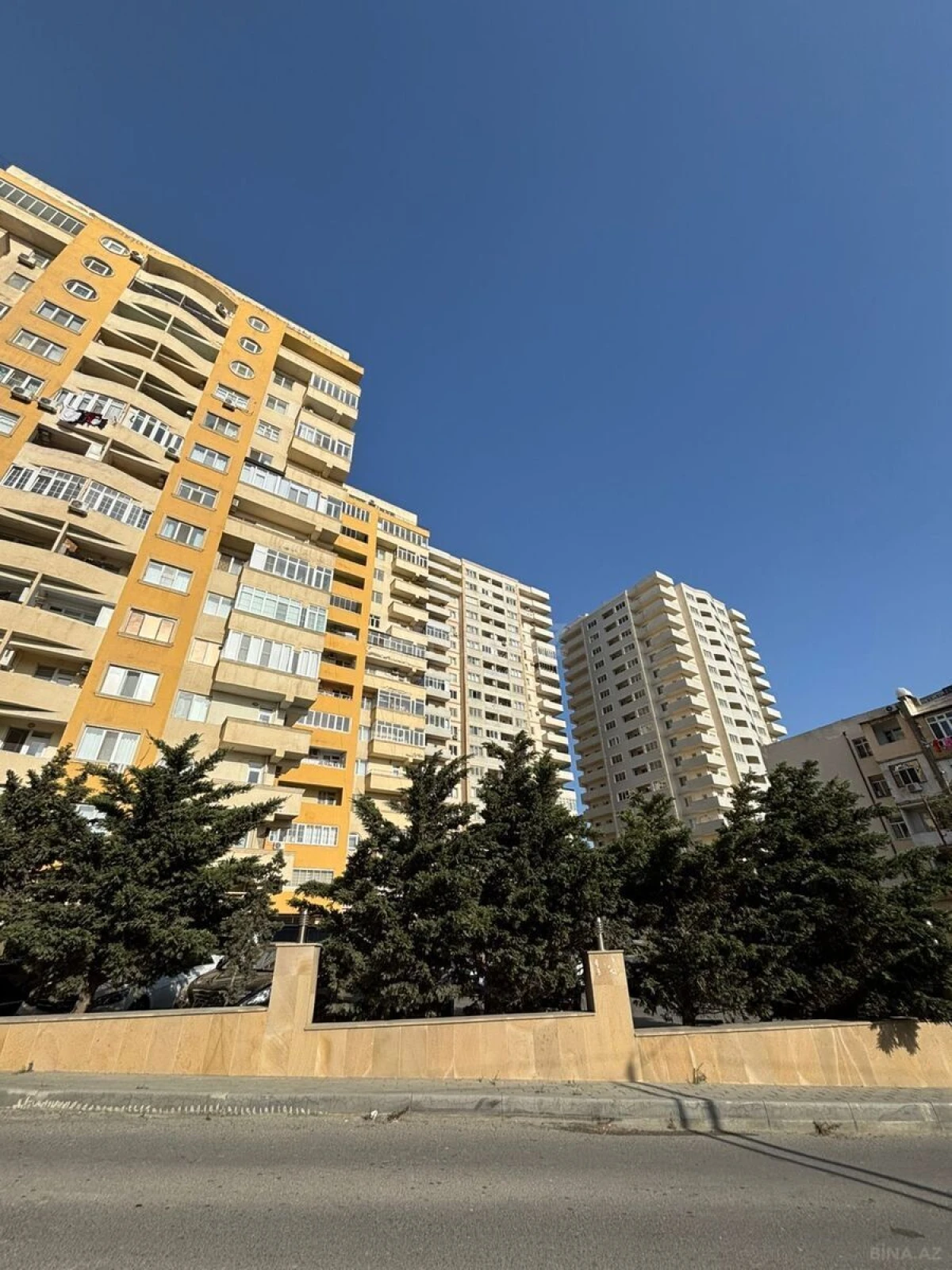 Satılır 2 otaqlı mənzil 99.3 m²