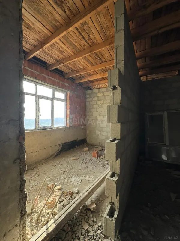 Satılır 5 otaqlı mənzil 340 m²
