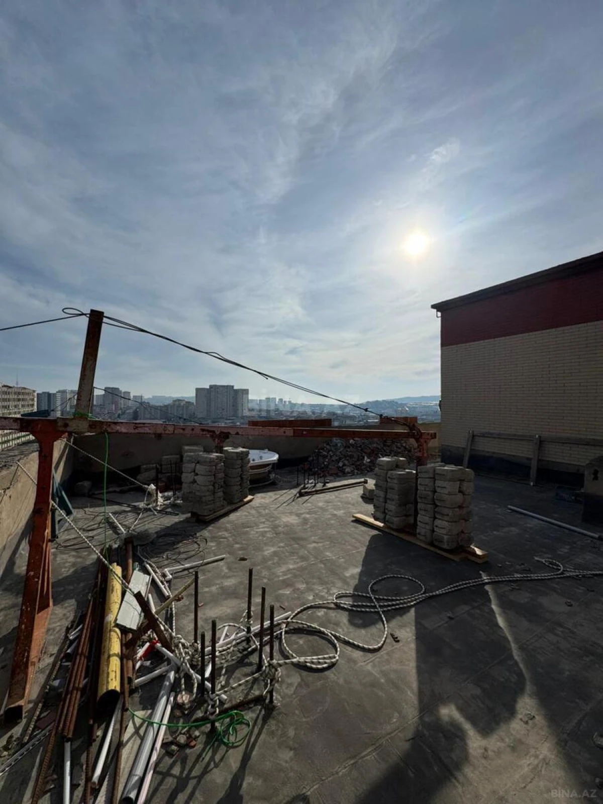 Satılır 5 otaqlı mənzil 340 m²