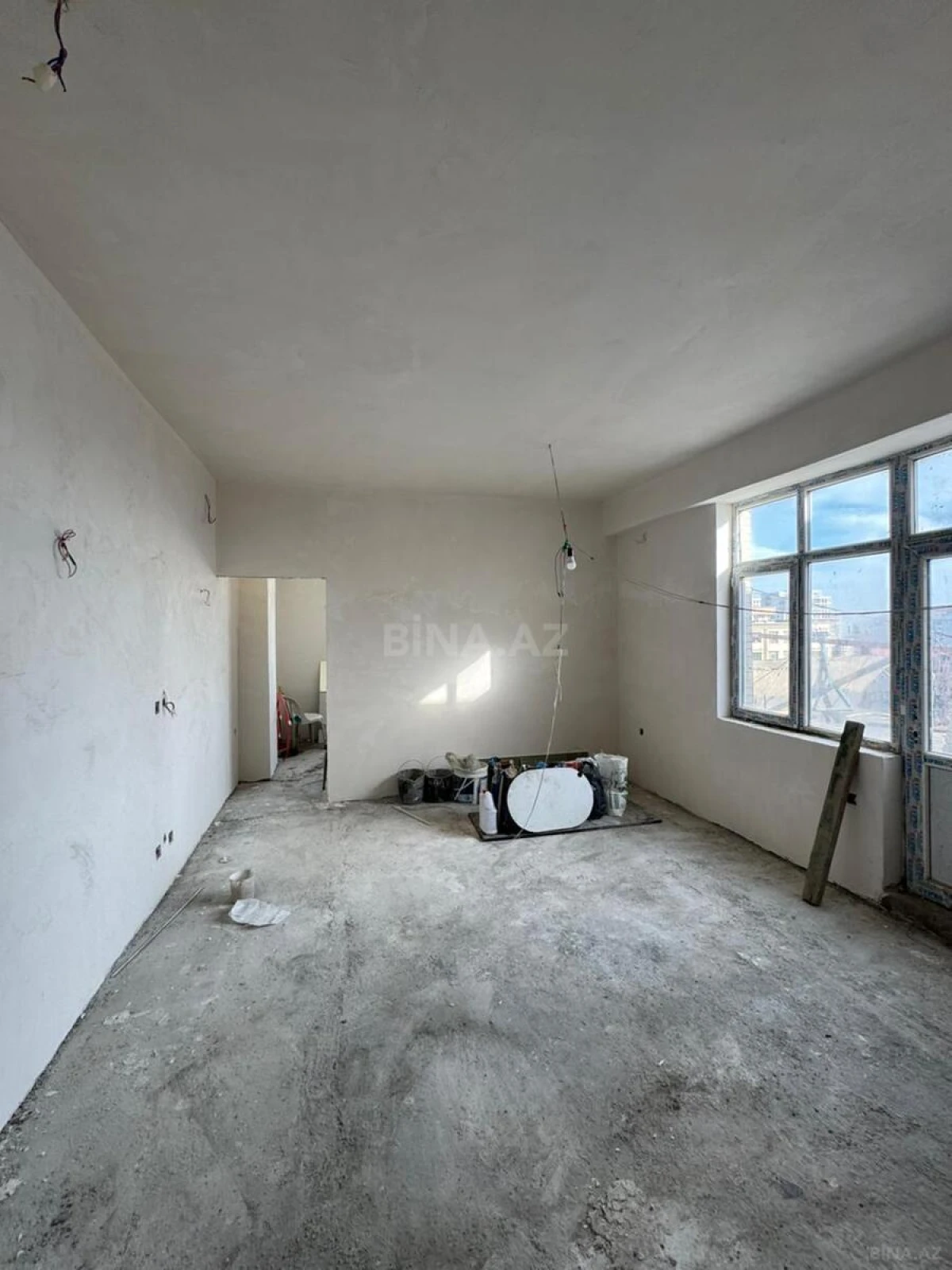 Satılır 5 otaqlı mənzil 340 m²