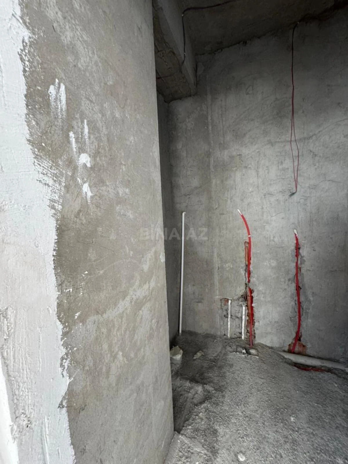 Satılır 5 otaqlı mənzil 340 m²