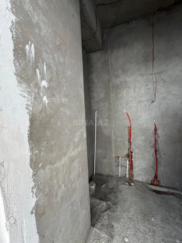 Satılır 5 otaqlı mənzil 340 m²