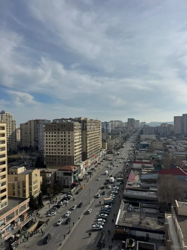 Satılır 5 otaqlı mənzil 340 m²