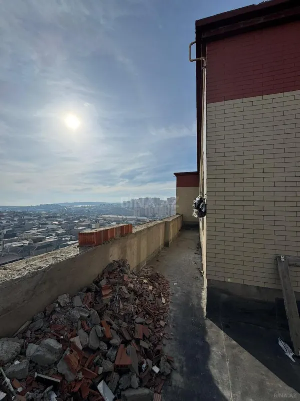 Satılır 5 otaqlı mənzil 340 m²