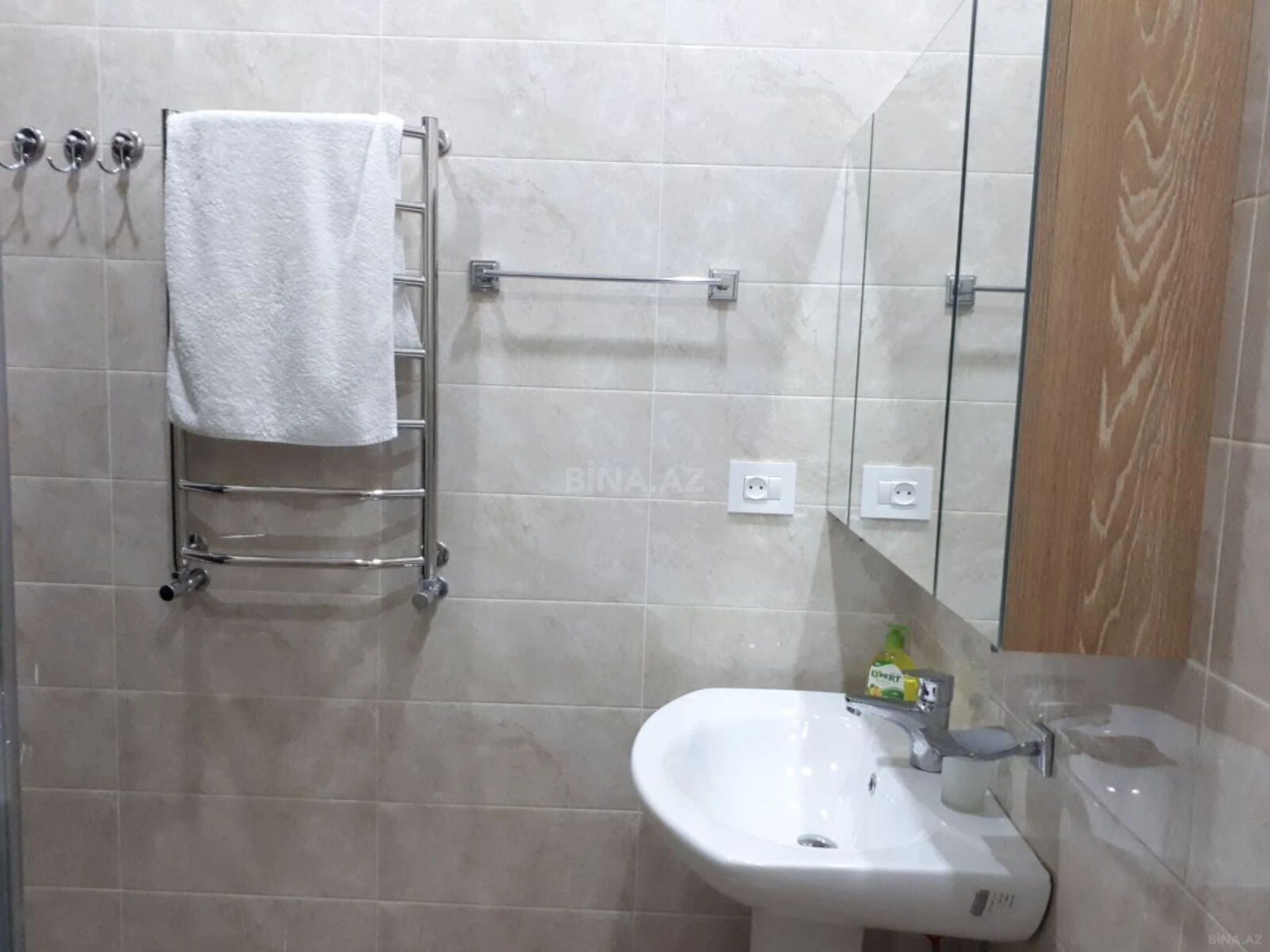 Kirayə verilir 2 otaqlı mənzil 73 m²