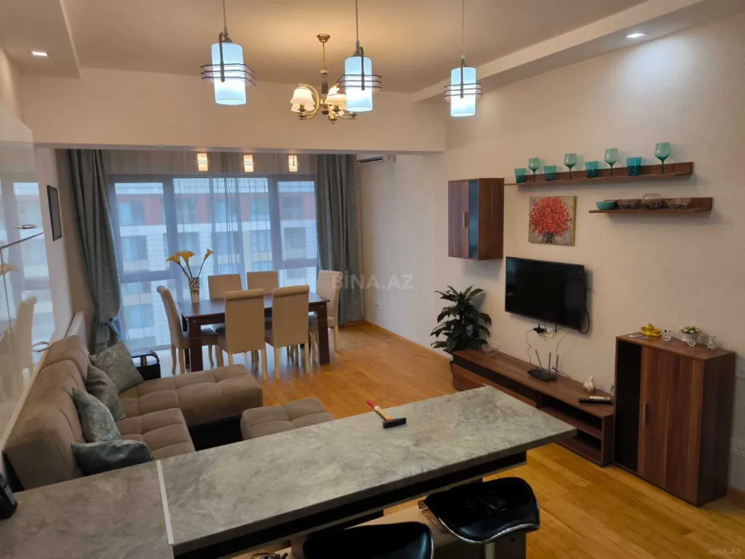 Kirayə verilir 2 otaqlı mənzil 73 m²