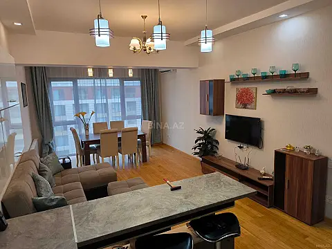 Kirayə verilir 2 otaqlı mənzil 73 m²
