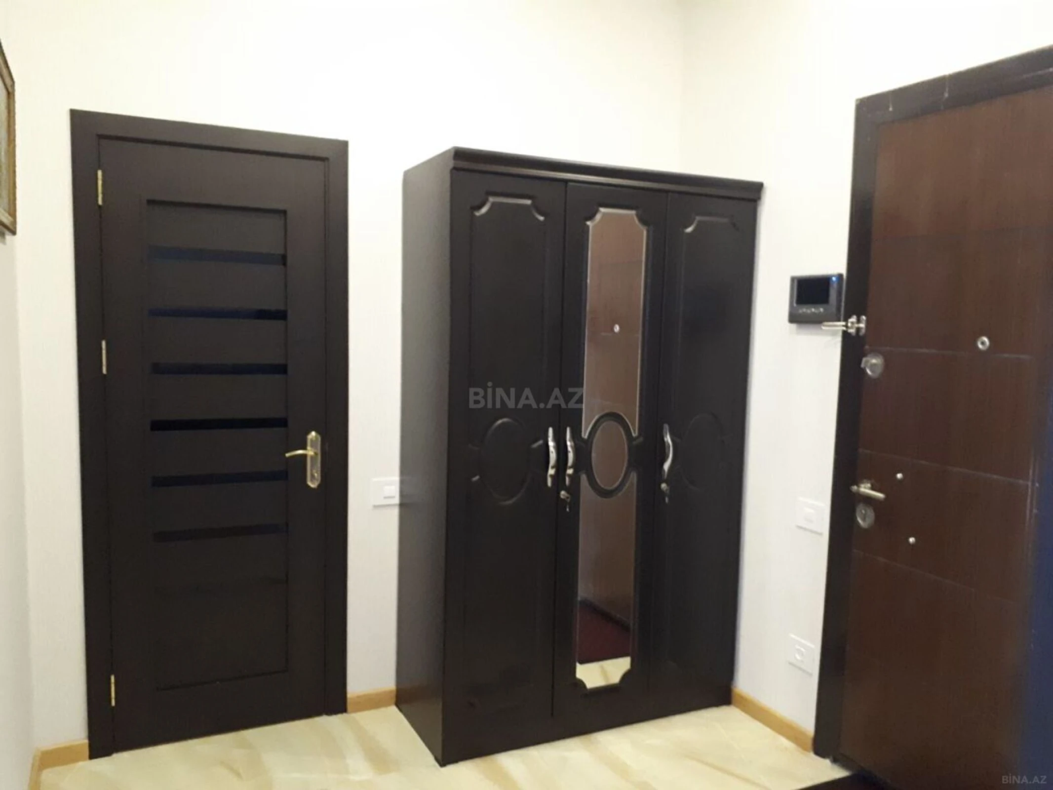 Kirayə verilir 2 otaqlı mənzil 73 m²