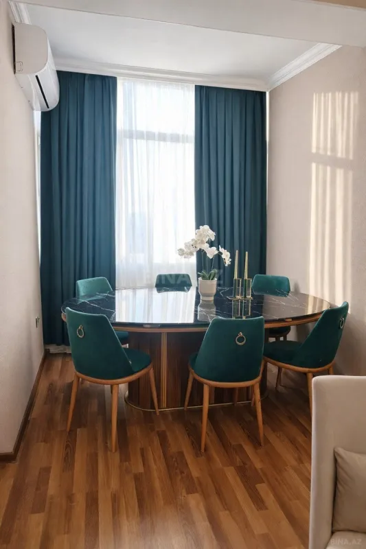 Satılır 2 otaqlı mənzil 70 m²
