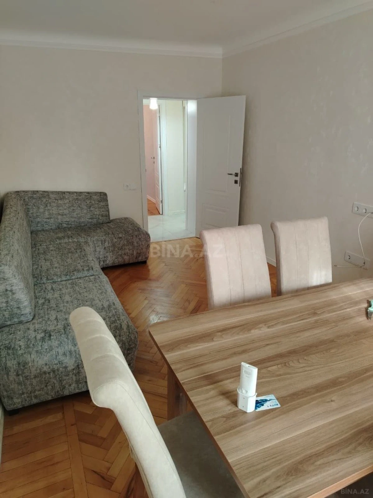 Kirayə verilir 2 otaqlı mənzil 75 m²