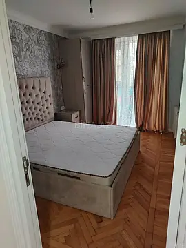 Kirayə verilir 2 otaqlı mənzil 75 m²