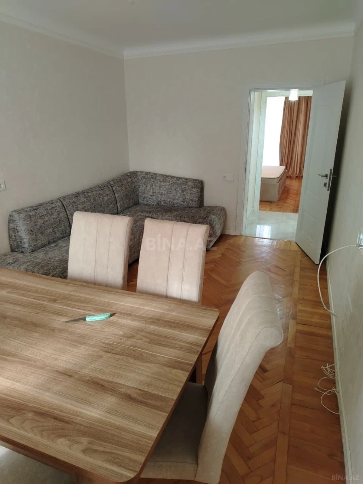 Kirayə verilir 2 otaqlı mənzil 75 m²