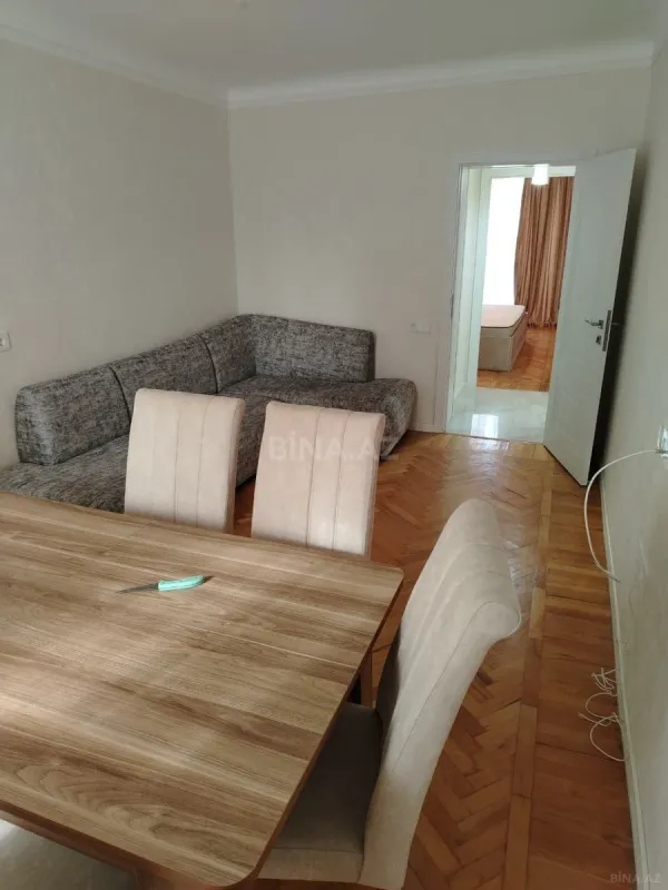 Kirayə verilir 2 otaqlı mənzil 75 m²