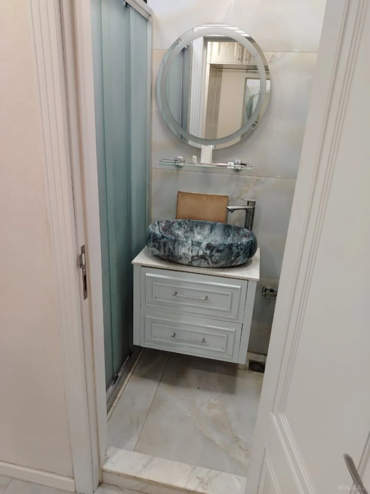 Kirayə verilir 2 otaqlı mənzil 75 m²