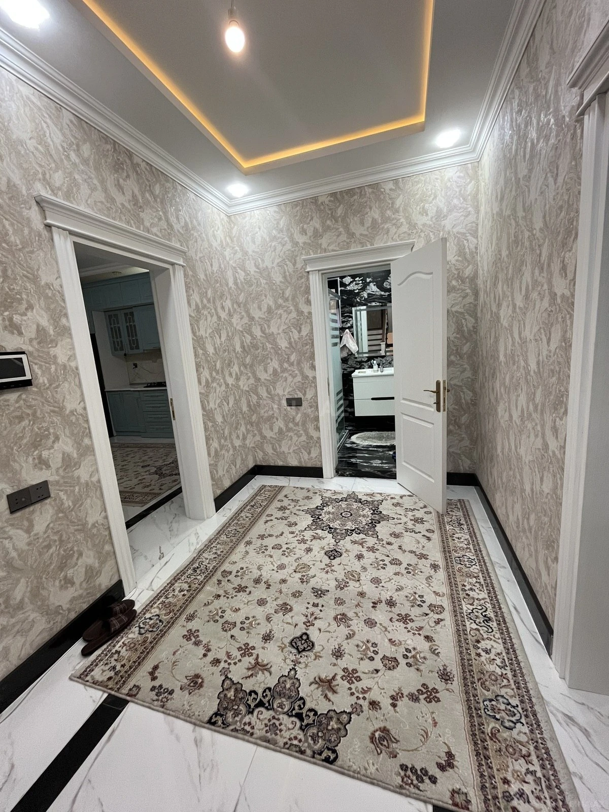Satılır 6 otaqlı həyət evi 300 m²