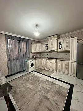 Satılır 6 otaqlı həyət evi 300 m²
