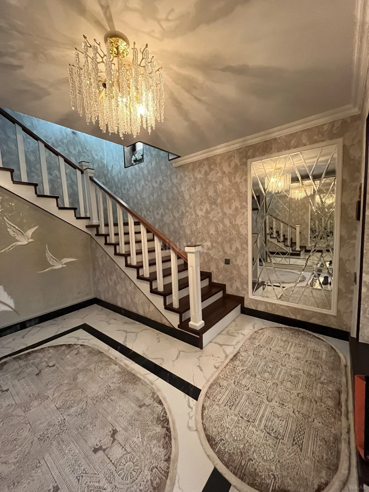 Satılır 6 otaqlı həyət evi 300 m²