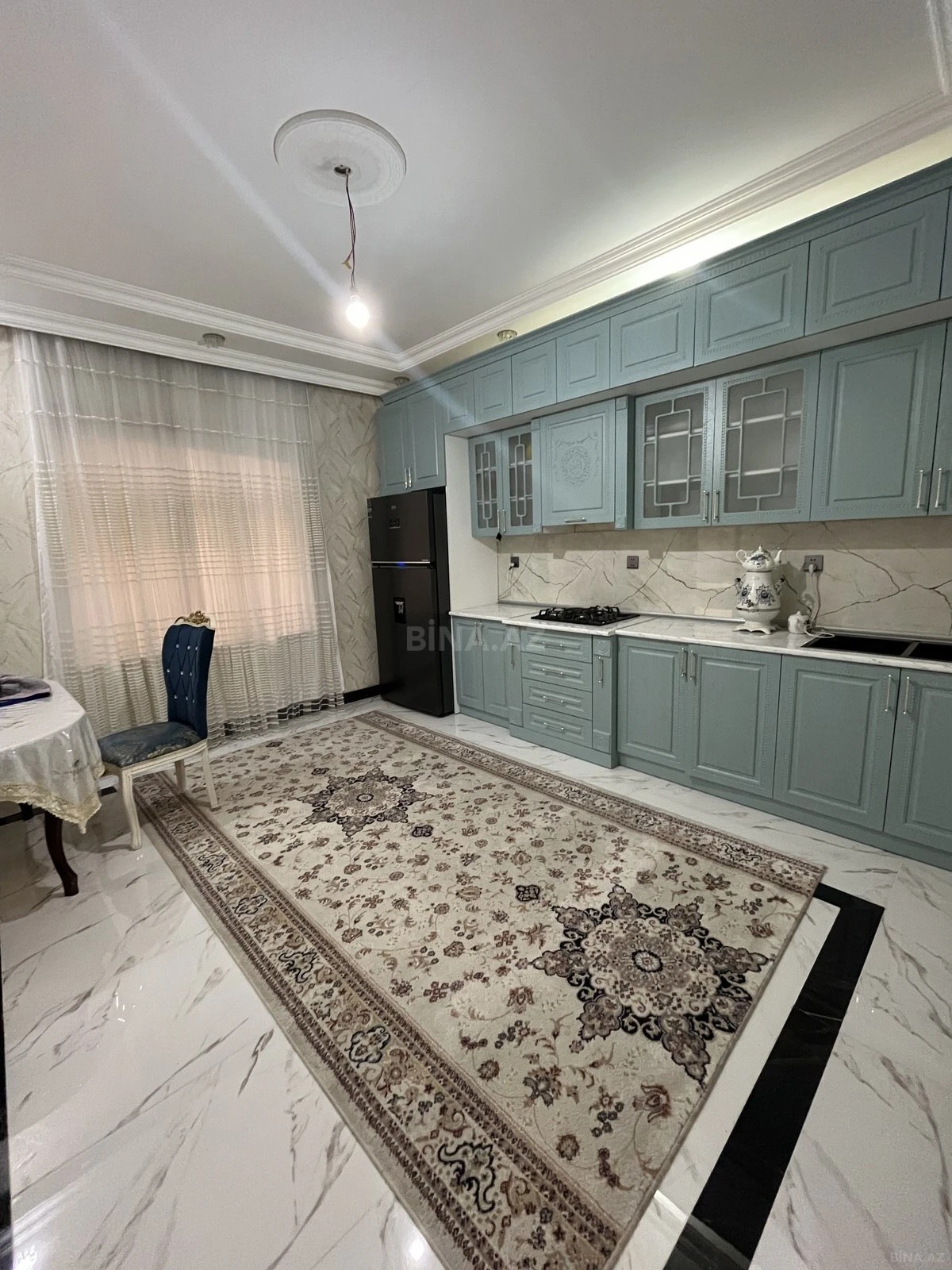Satılır 6 otaqlı həyət evi 300 m²