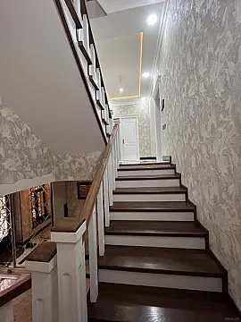 Satılır 6 otaqlı həyət evi 300 m²