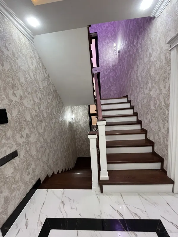 Satılır 6 otaqlı həyət evi 300 m²