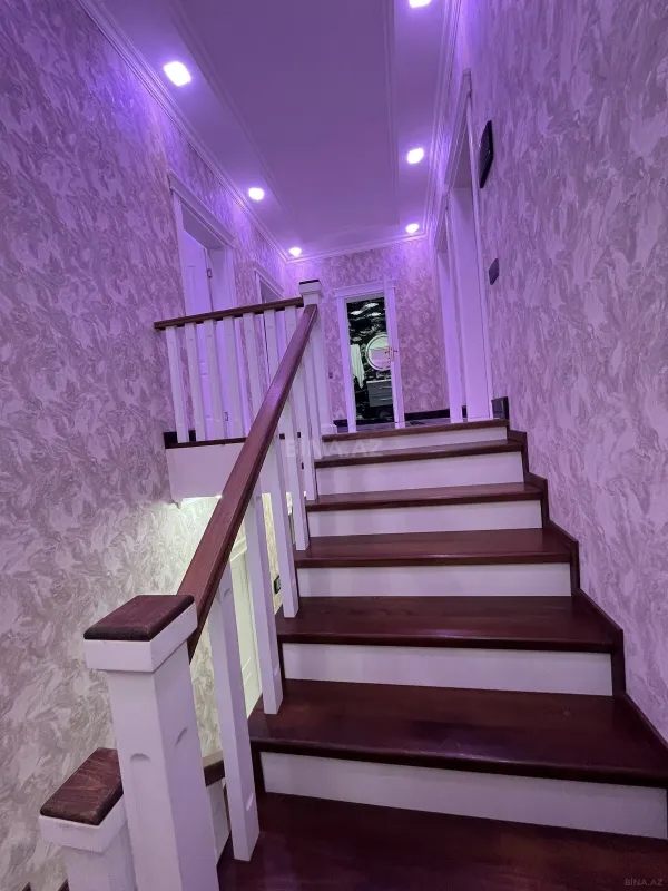 Satılır 6 otaqlı həyət evi 300 m²