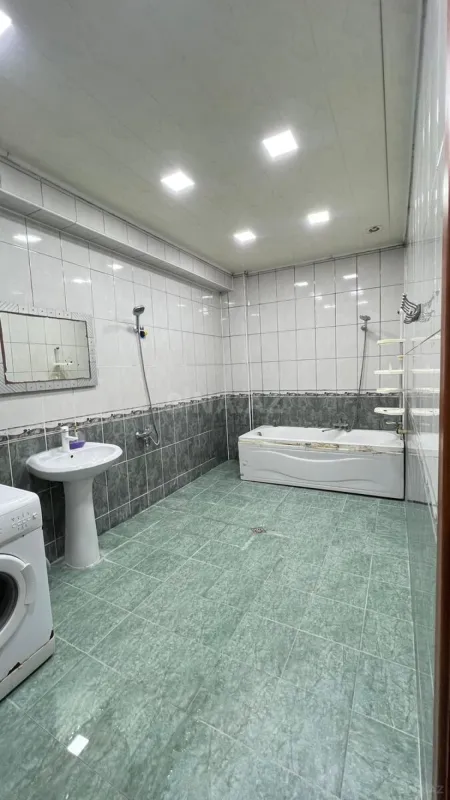 Kirayə verilir 3 otaqlı mənzil 140 m²