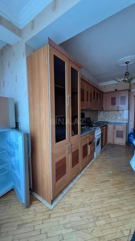 Kirayə verilir 3 otaqlı mənzil 140 m²