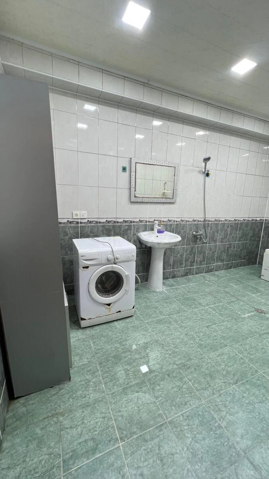 Kirayə verilir 3 otaqlı mənzil 140 m²