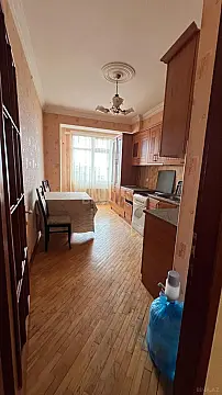 Kirayə verilir 3 otaqlı mənzil 140 m²