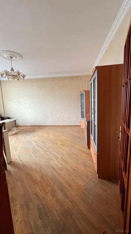 Kirayə verilir 3 otaqlı mənzil 140 m²