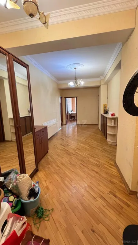 Kirayə verilir 3 otaqlı mənzil 140 m²