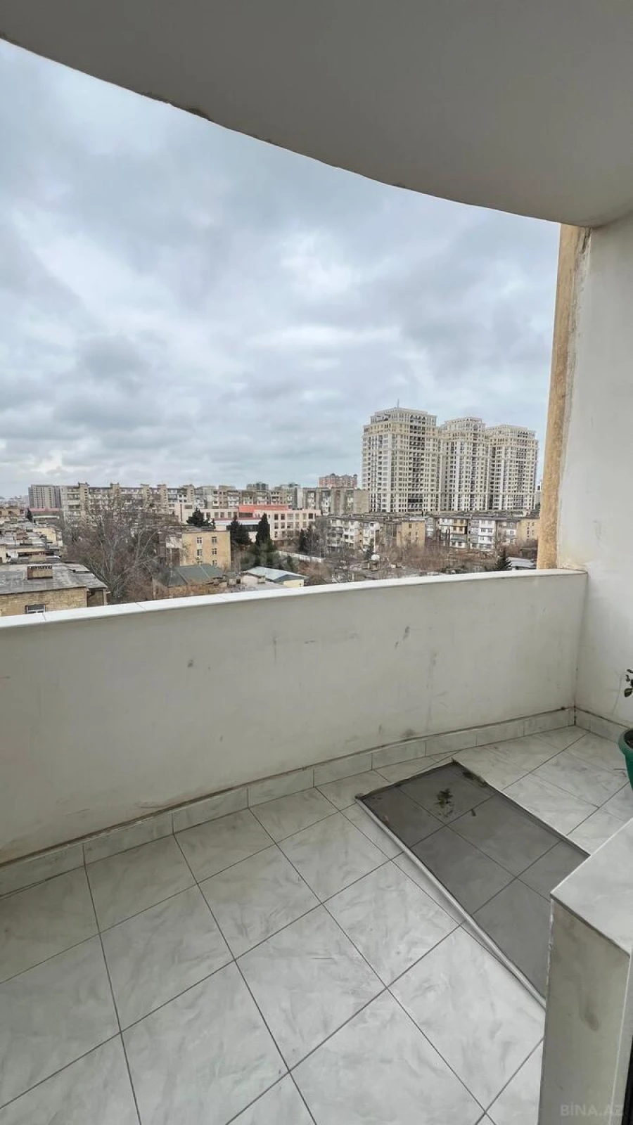 Kirayə verilir 3 otaqlı mənzil 140 m²